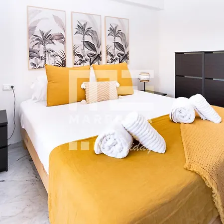 Апартаменти Chic Garden Flat 5min From Марбелья