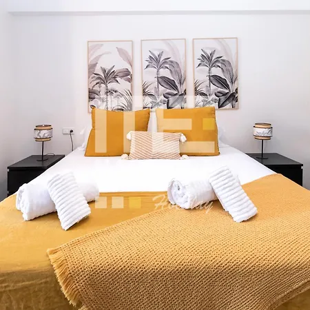 Chic Garden Flat 5min From *