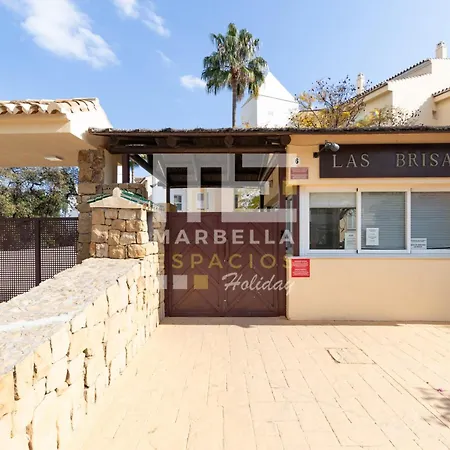 Chic Garden Flat 5min From *