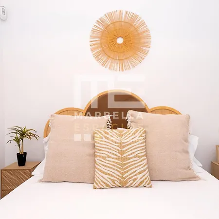 Chic Garden Flat 5min From *