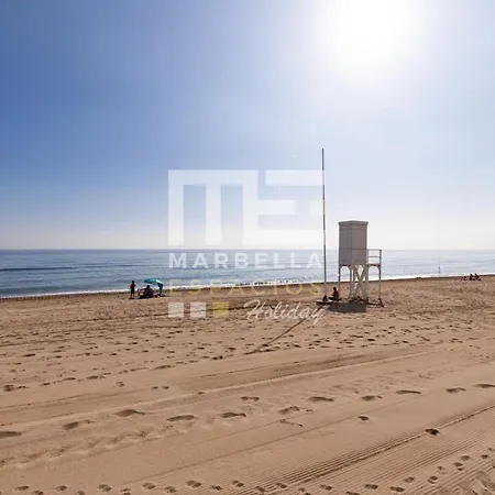 Chic Garden Flat 5min From Apartment Marbella