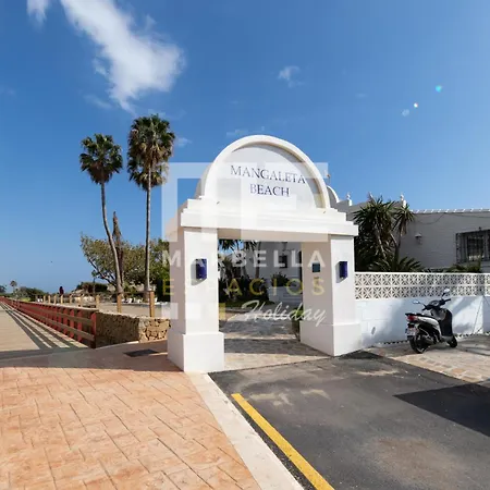 Chic Garden Flat 5min From Apartment Marbella