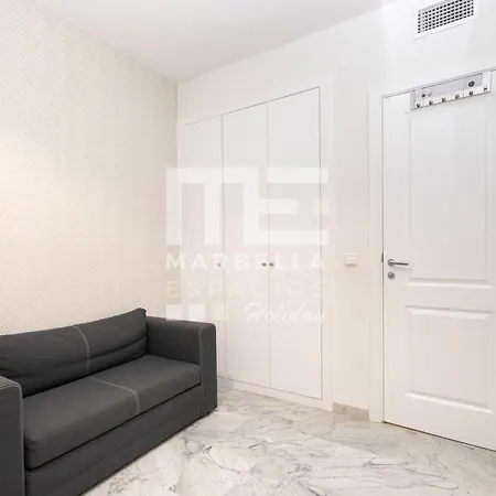 Chic Garden Flat 5min From Apartment Marbella