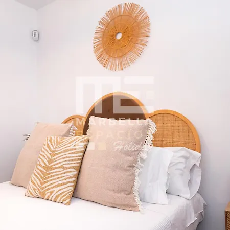 Apartment Chic Garden Flat 5min From