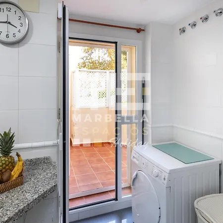 Chic Garden Flat 5min From Lejlighed