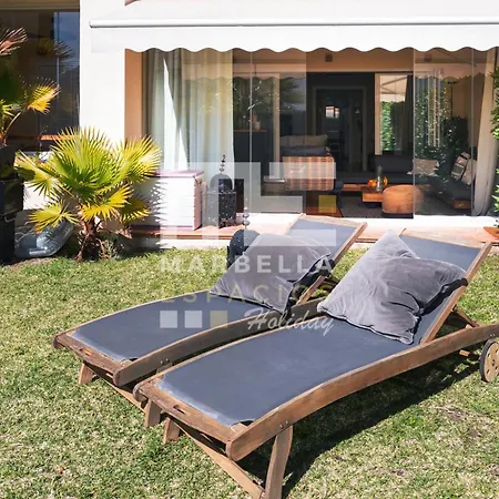 Chic Garden Flat 5min From Apartment Marbella