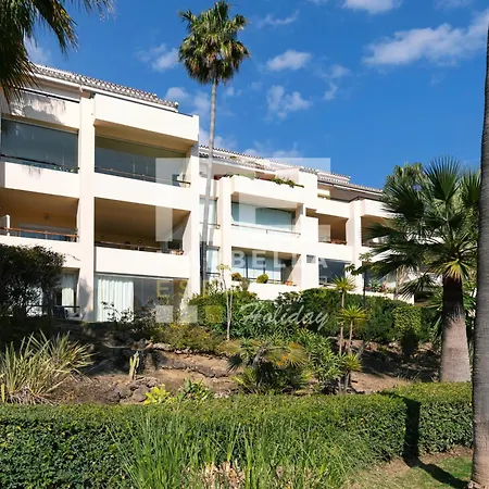 Chic Garden Flat 5min From Marbella