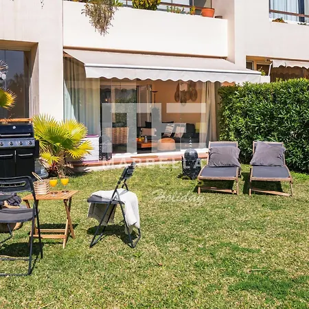 Chic Garden Flat 5min From *