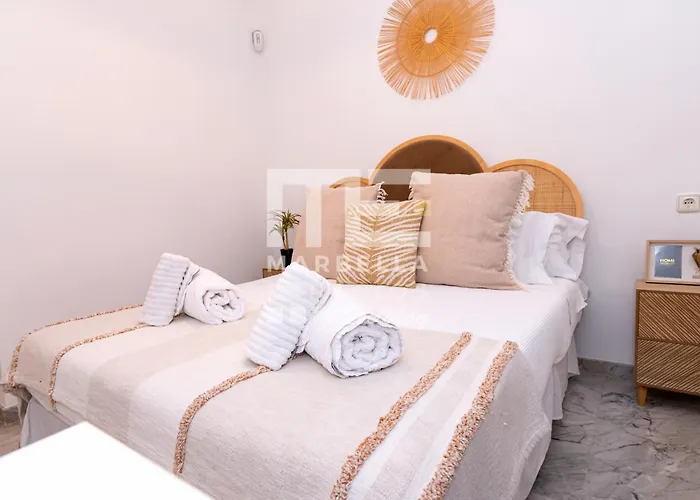 Chic Garden Flat 5min From شقة *