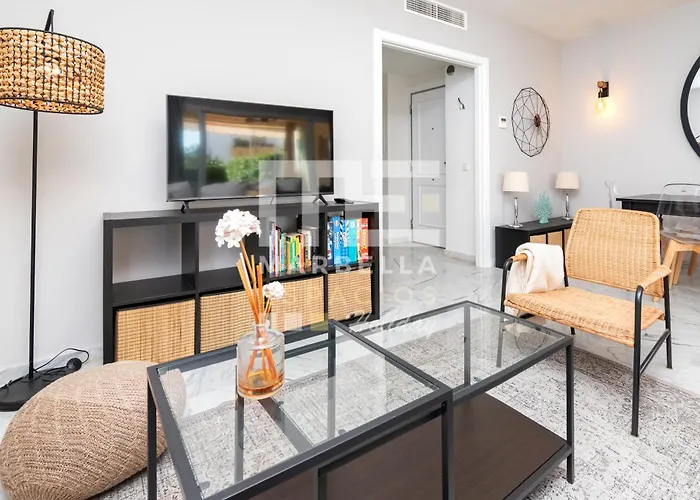 Chic Garden Flat 5min From شقة *