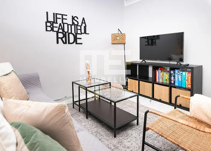 Chic Garden Flat 5min From * ماربيا