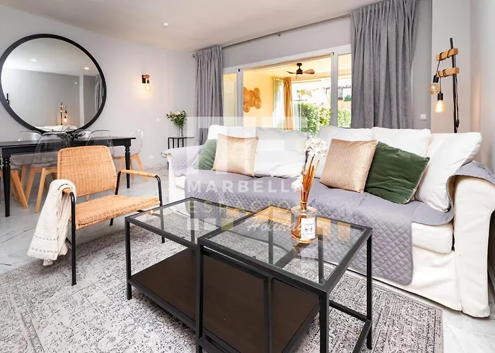 Chic Garden Flat 5min From شقة