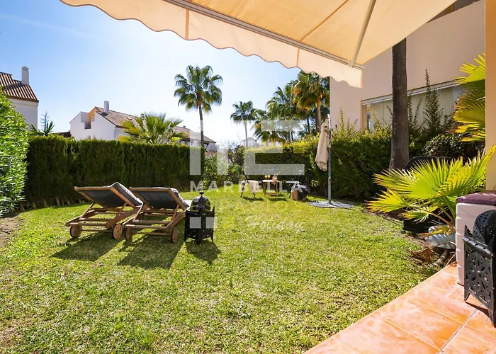 Chic Garden Flat 5min From شقة *