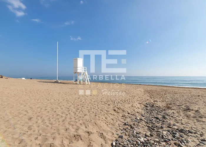 Chic Garden Flat 5min From شقة *