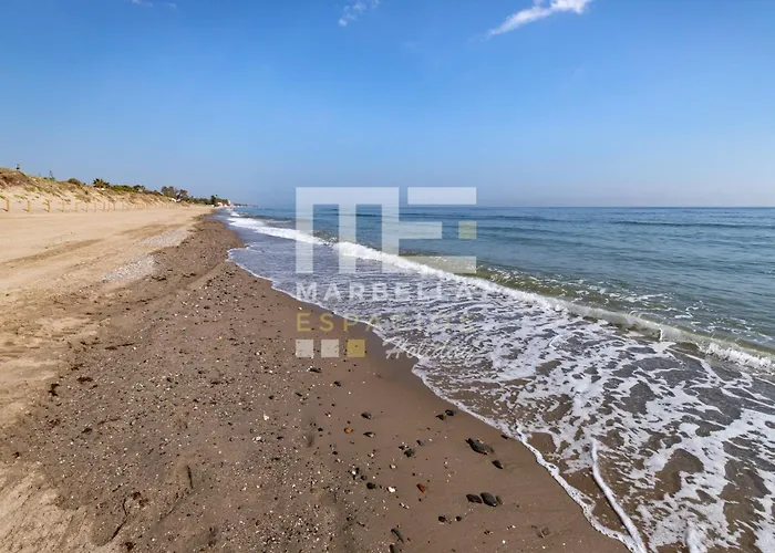 Διαμέρισμα Chic Garden Flat 5min From