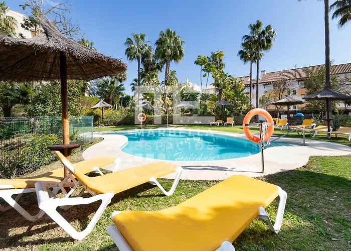 Chic Garden Flat 5min From شقة *