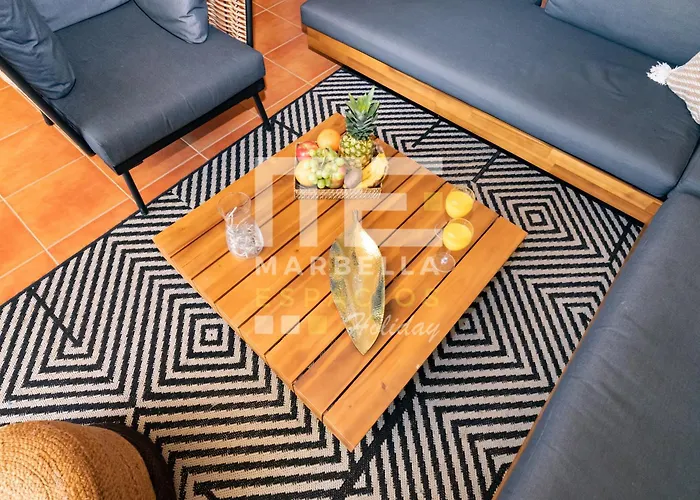 Chic Garden Flat 5min From ماربيا