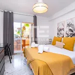 Chic Garden Flat 5min From * ماربيا