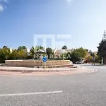 Chic Garden Flat 5min From شقة