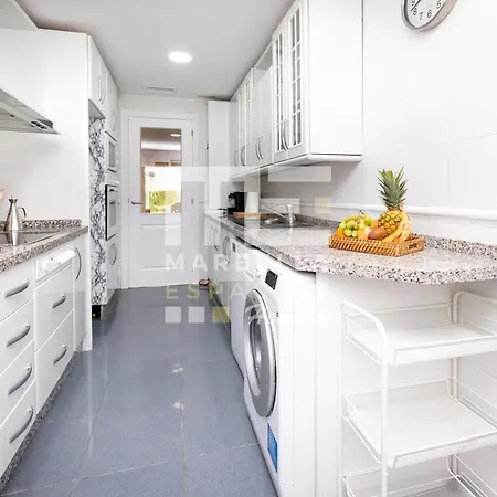 Chic Garden Flat 5min From Appartement