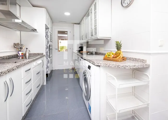 Chic Garden Flat 5min From Lejlighed