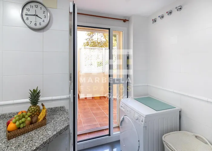 Chic Garden Flat 5min From Lejlighed