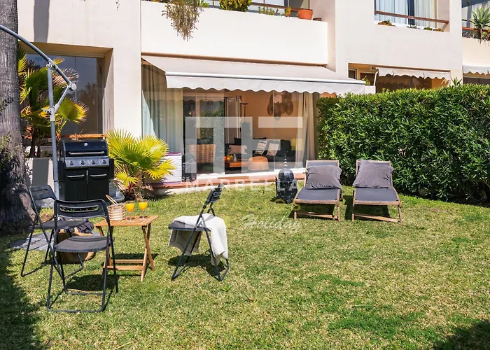 Chic Garden Flat 5min From *